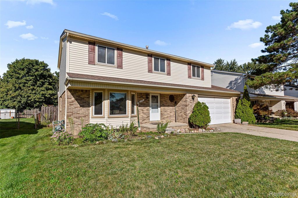2350 Brookfield Street, Canton