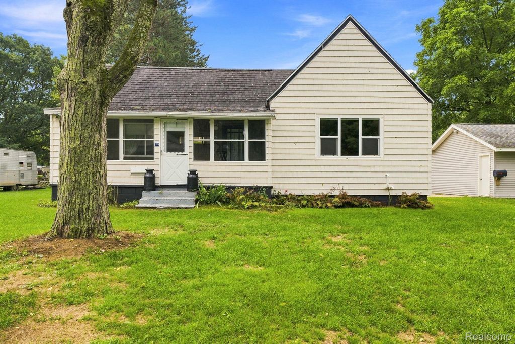 115 W State Street, Croswell city