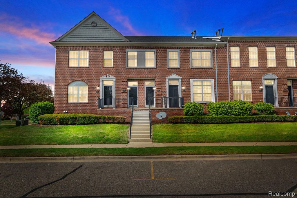 14267 Vauxhall Drive, Sterling Heights