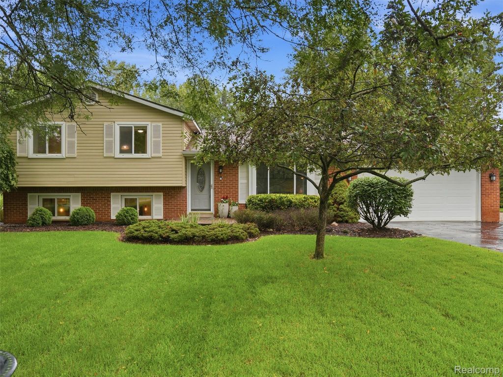 1200 N Alstott Drive, Howell