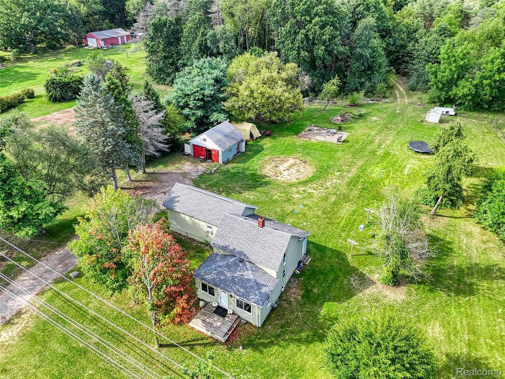 10173 E Mount Morris Road, Davison
