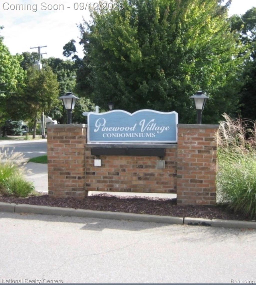 212 Pinewood Drive 22, Plymouth