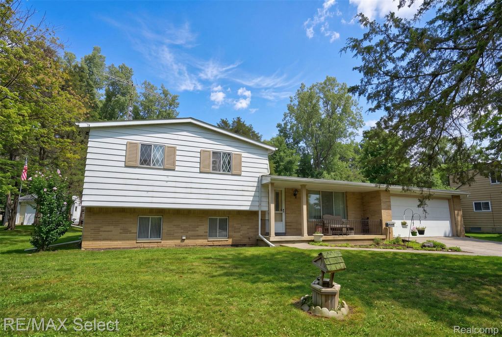 5040 Cedardale Lane, Flushing