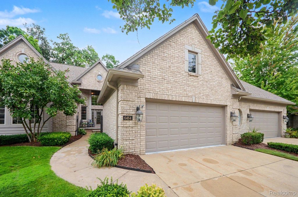 6464 Enclave Drive, Clarkston