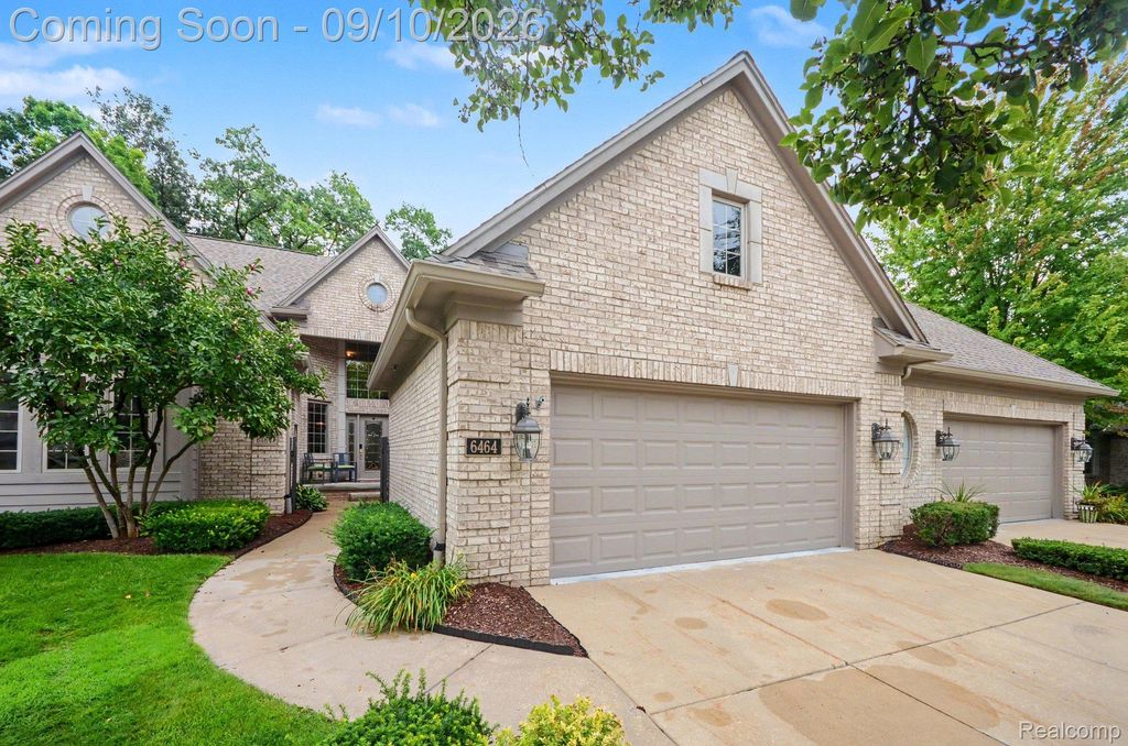 6464 Enclave Drive, Clarkston