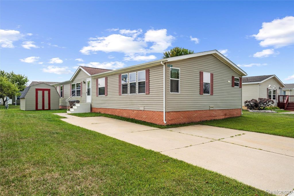 885 Tanner Landing, Raisinville township