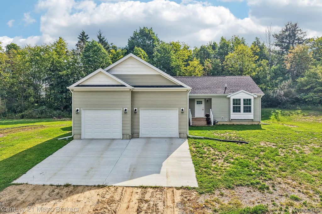 2083 Creekwood Court, Grand Blanc