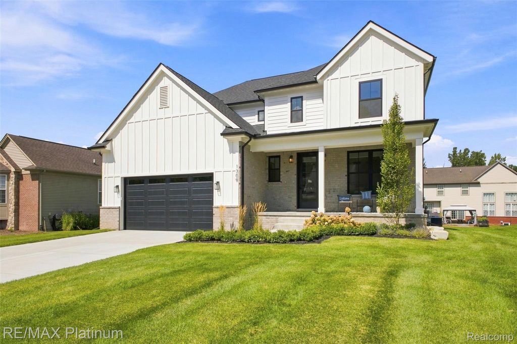 1309 Walloon Way, Orion charter township