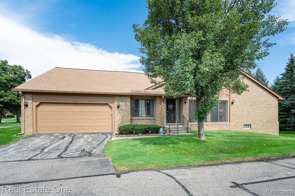 2130 London Bridge Drive, Rochester Hills