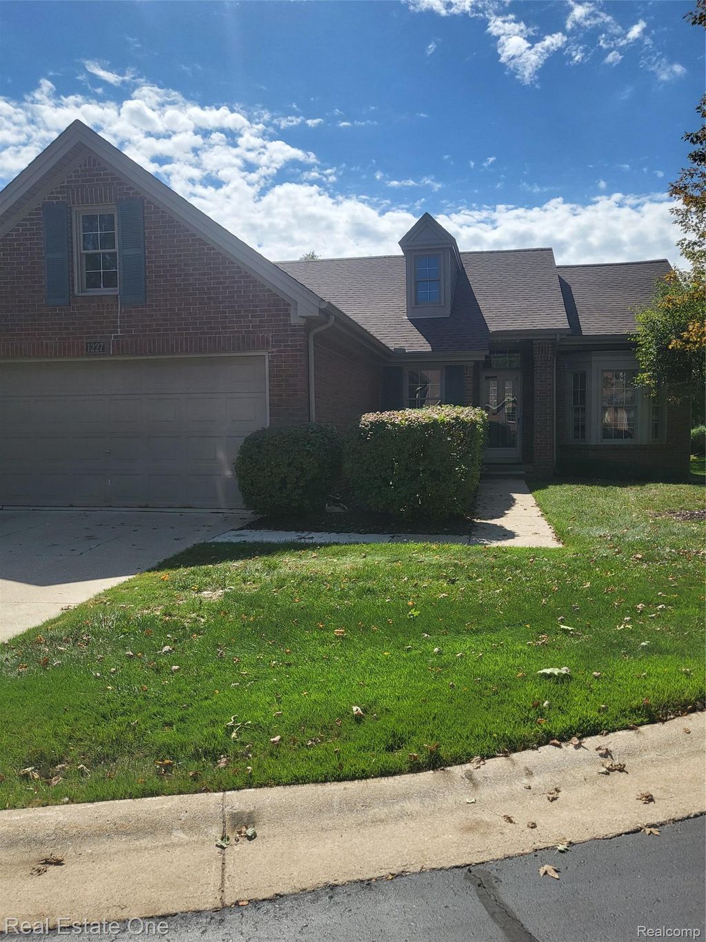 1227 Valley Circle, Rochester Hills city