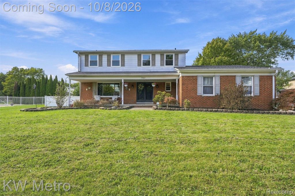 3863 Lawson Drive, Troy