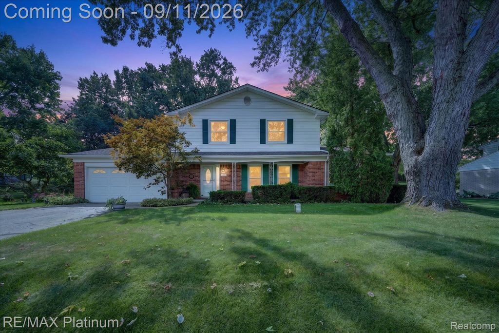 8719 Sandy Crest Drive, White Lake