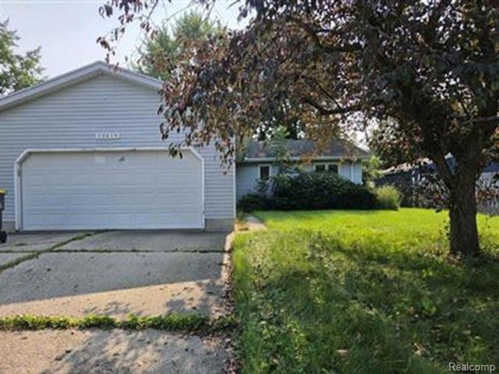 1001 S Clinton Avenue, St. Johns city
