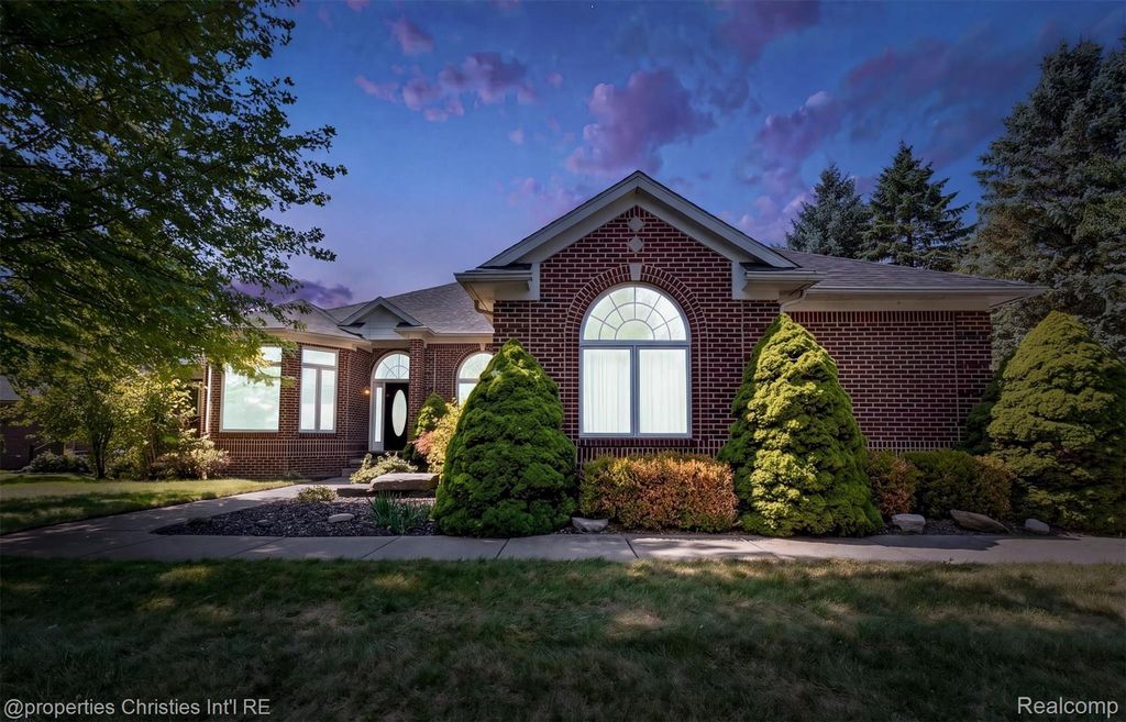 1132 Wood Trail, Oxford