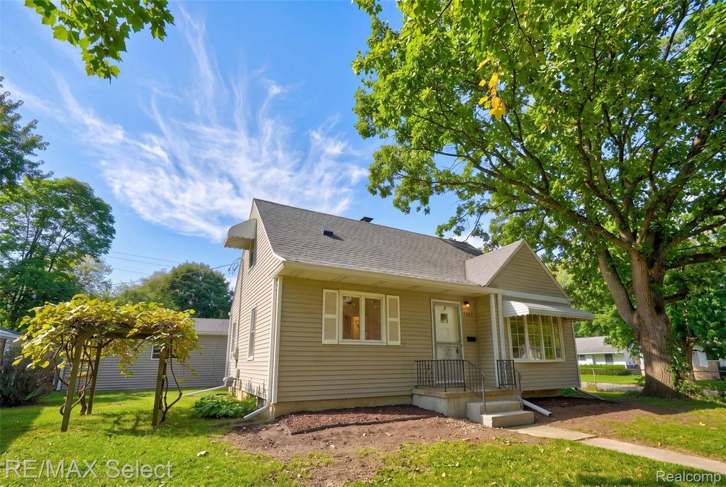 1602 Blackberry Lane, Flint