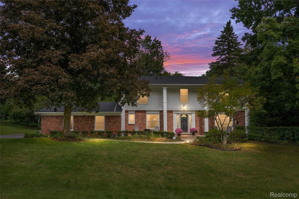 757 Foxhall Road N, Bloomfield charter township