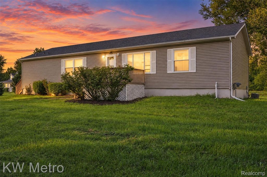 6745 Robb Road, Fowlerville
