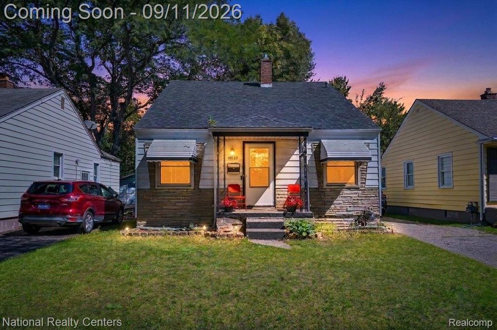 18969 Woodcrest Street, Harper Woods city
