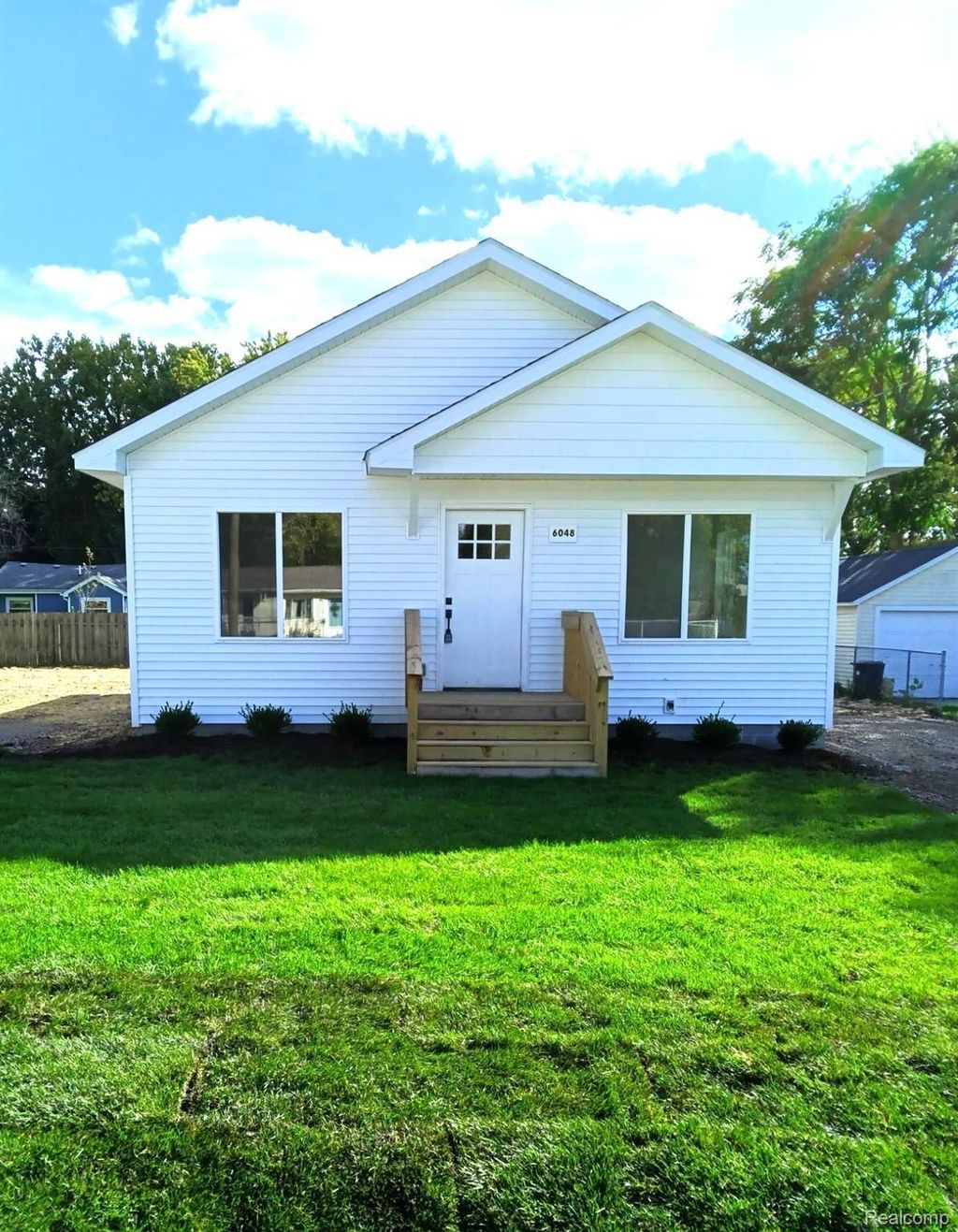 6048 Pearl Street, Burton