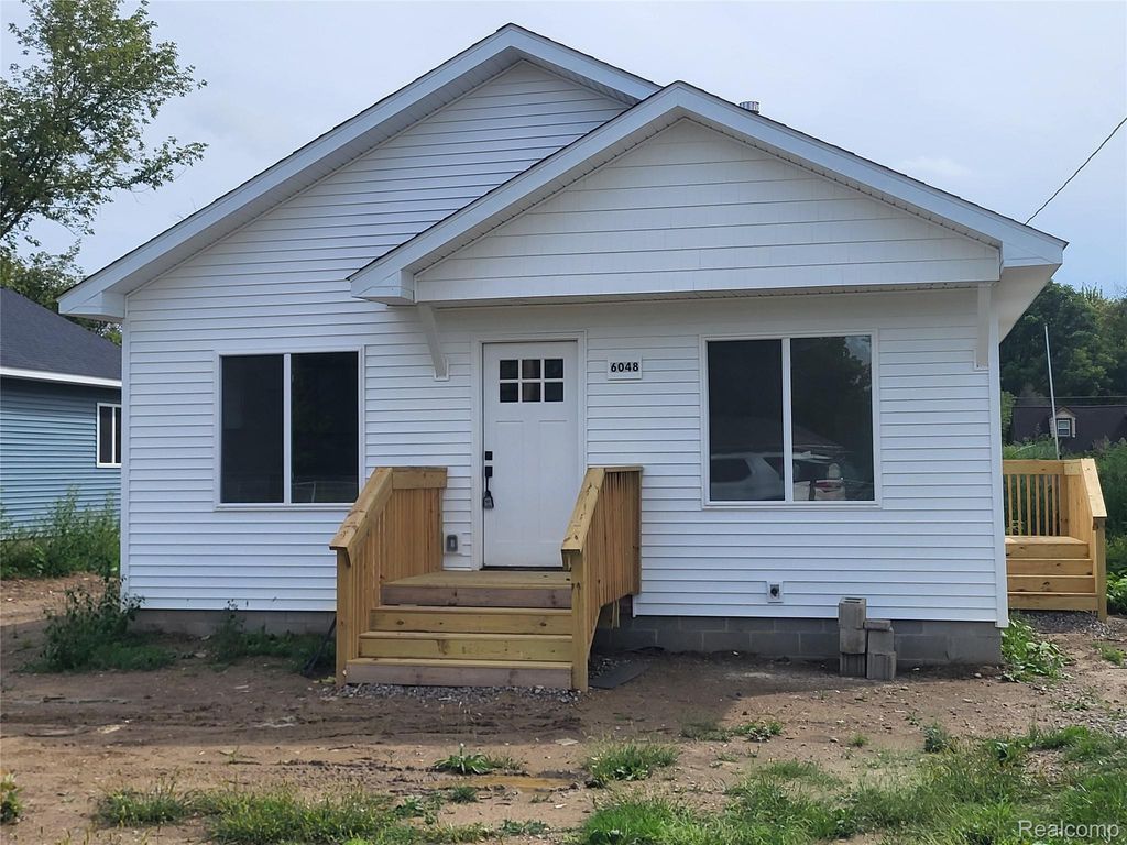 6048 Pearl Street, Burton city