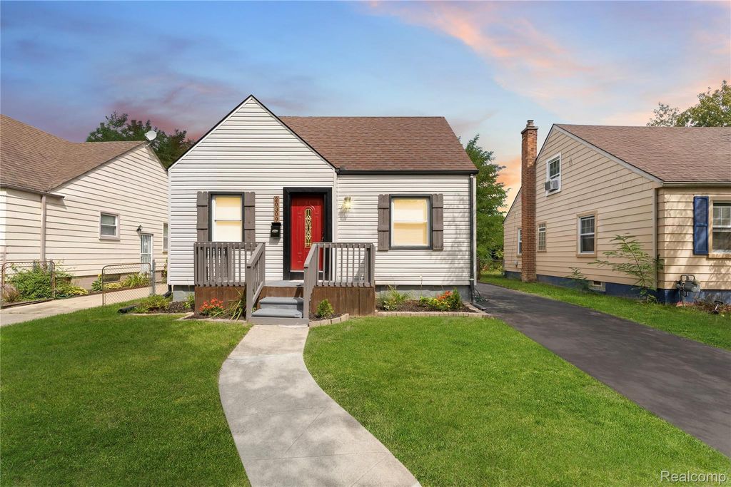 20309 Elkhart Street, Harper Woods