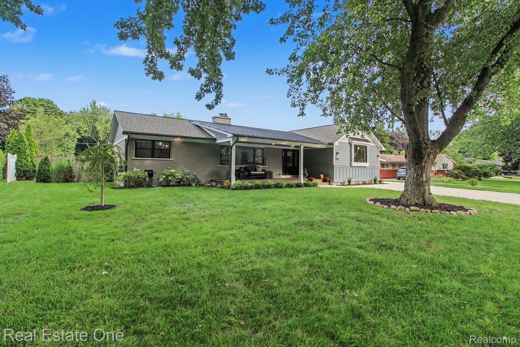 9030 Morrison Avenue, Plymouth