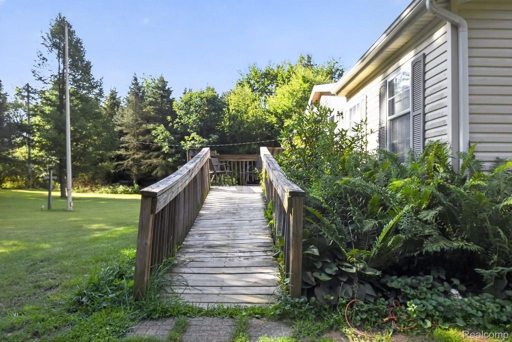 6266 Kikendall Road, Hamlin township