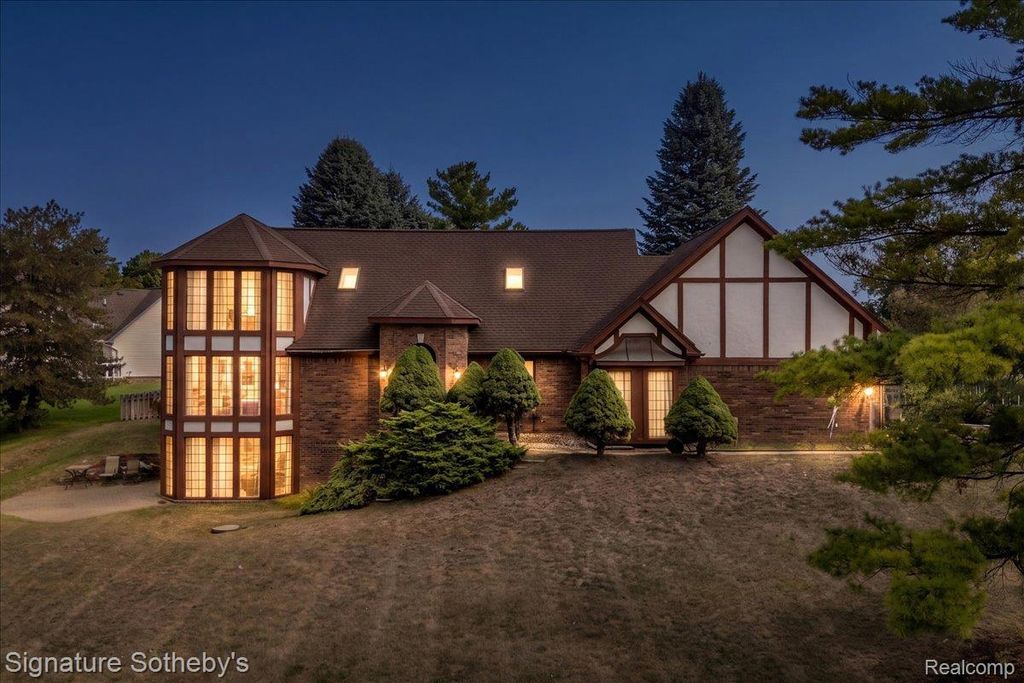 9925 Timothy Lane, South Lyon