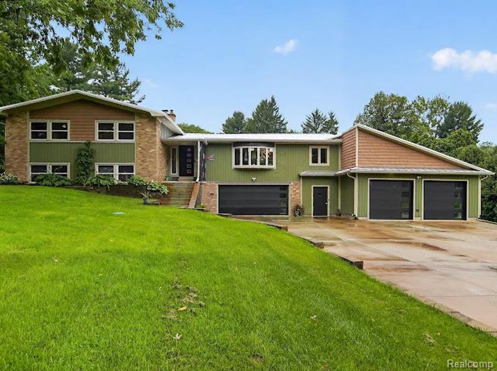 1320 Ellis Road, Ypsilanti