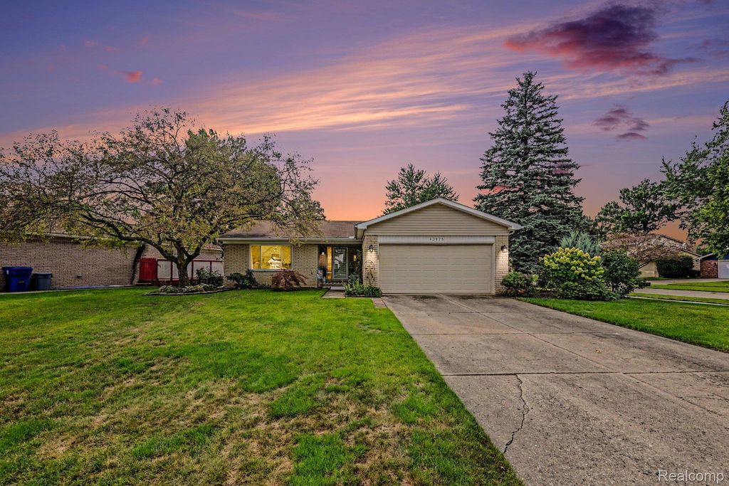 43875 Somerset Square, Canton