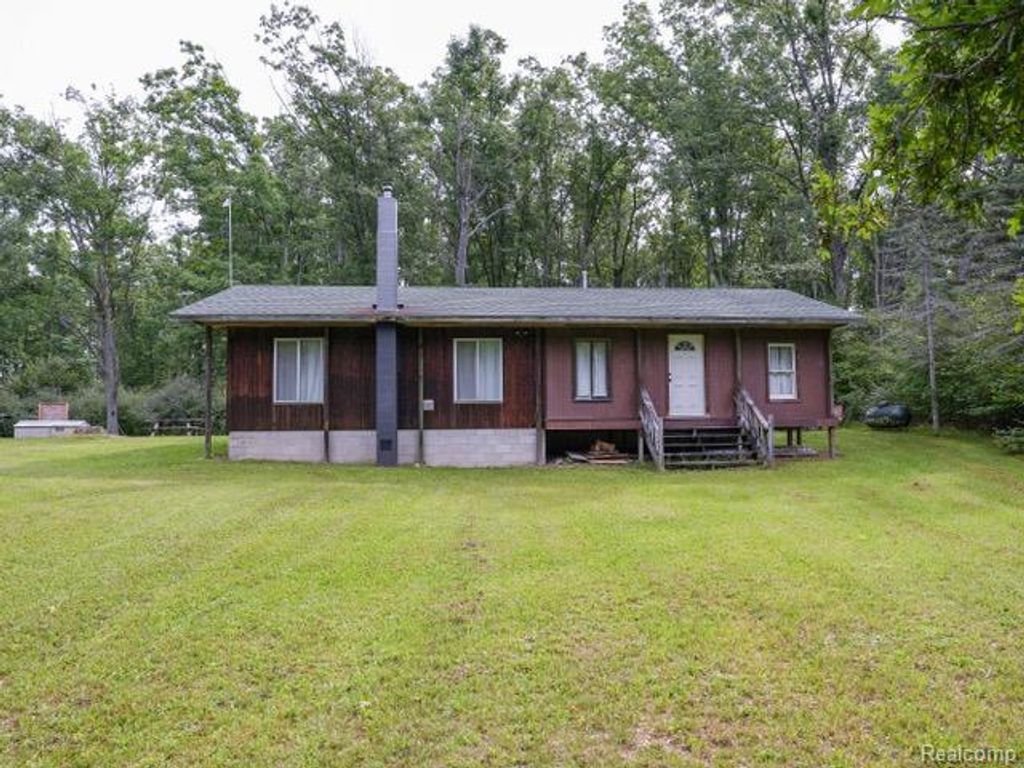 3894 W Kubbe Trail, Hubbard Lake