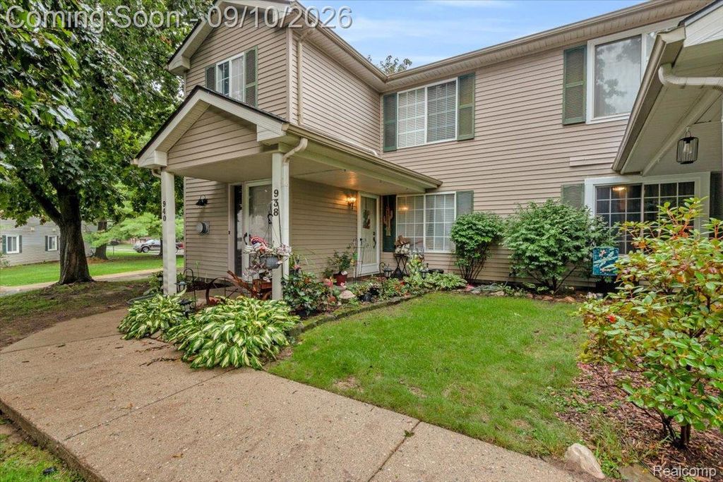 938 Saybrook Drive 10, Waterford charter township