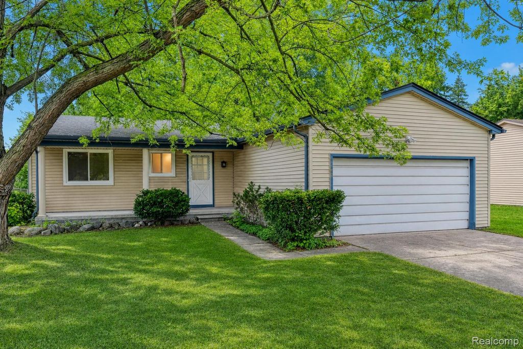 1540 Stafford Drive, Canton