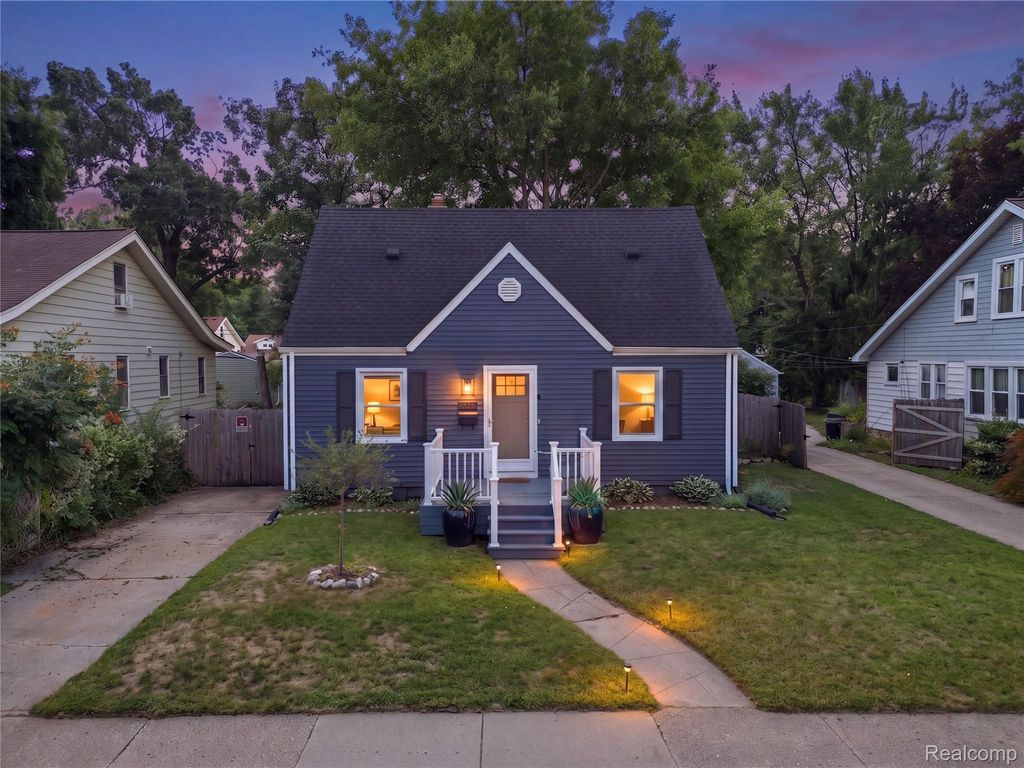 1707 Albany Street, Fenton city