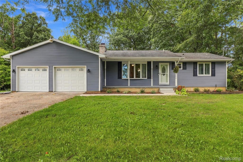 10131 Sharp Road, Mundy township