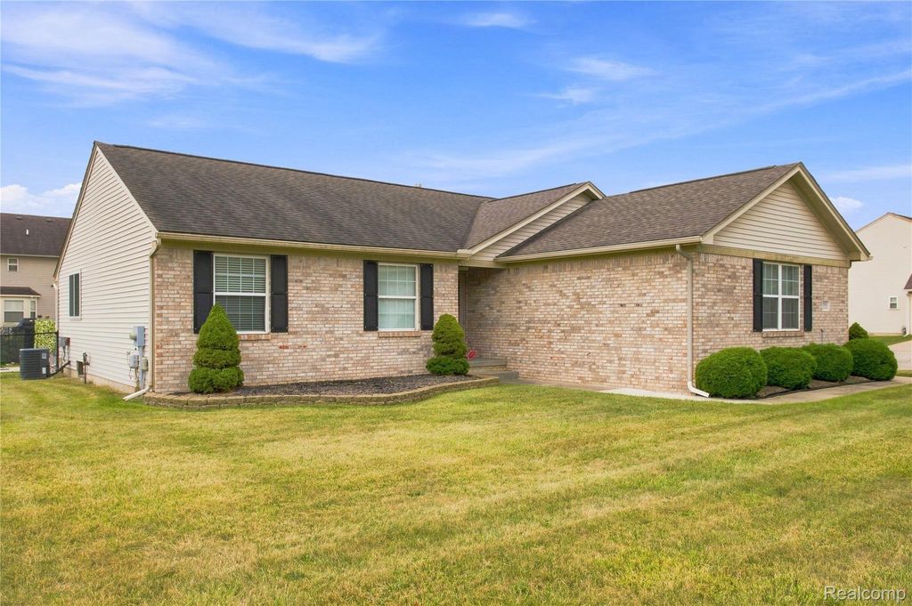 39083 Commons Drive, Romulus