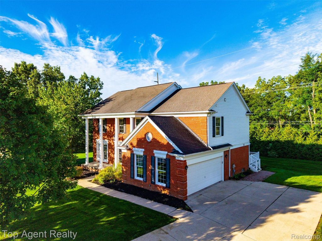 1727 Hillcrest Drive, Rochester Hills