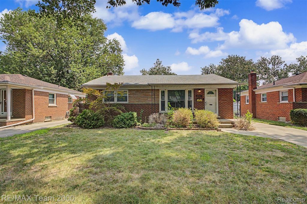8350 N Evangeline Street, Dearborn Heights