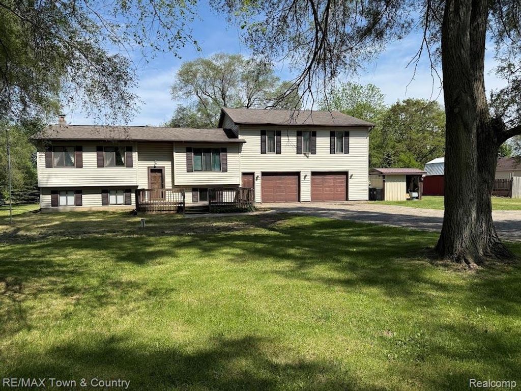4372 N Gale Road, Davison