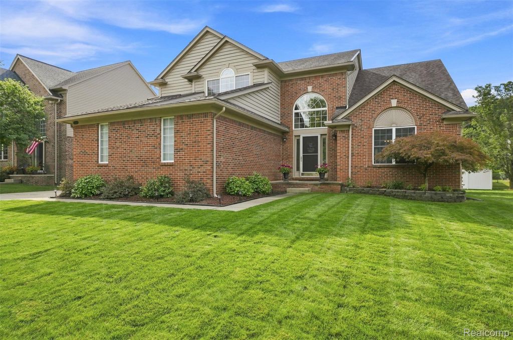 8062 Pickering Place, Westland
