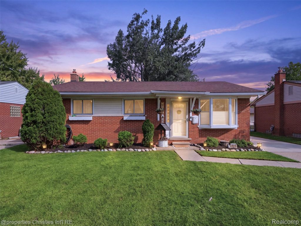 31214 Birchwood Street, Westland