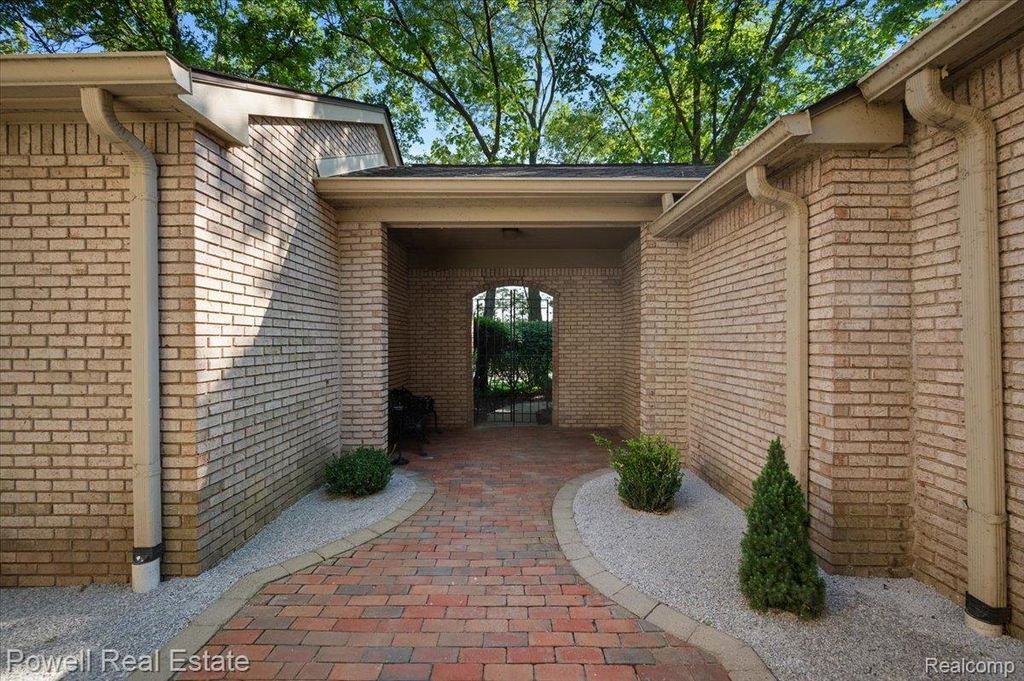 1106 Timberview Trail, Bloomfield Hills