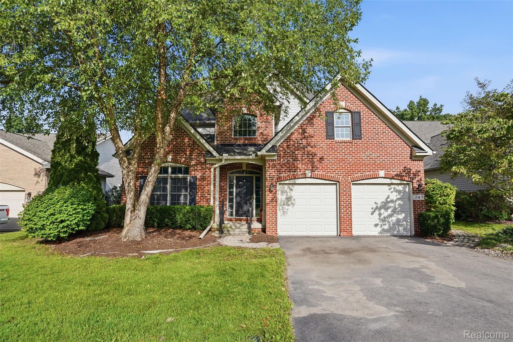 243 Lakeshore Pointe Drive, Howell