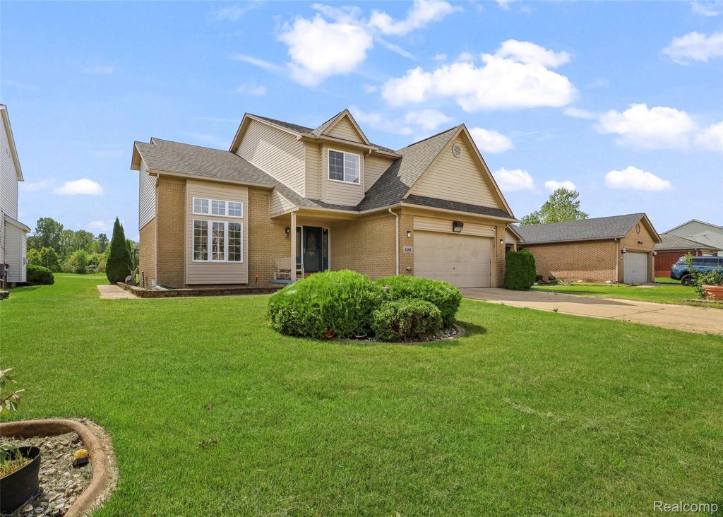 33395 Sand Piper Drive, Romulus