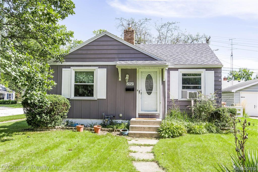 2932 Cooper Avenue, Port Huron