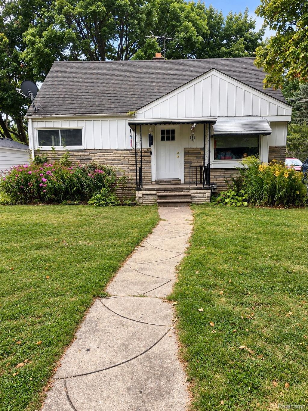 183 Scott Lake Road, Waterford charter township