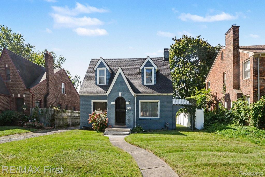 13945 Grandmont Avenue, Detroit
