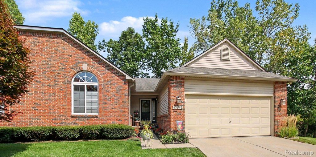 10457 Woodcliff Court 51, Hartland
