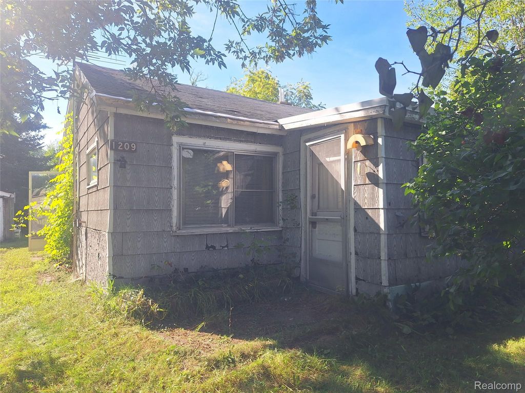 1209 Dandy Street, Cadillac