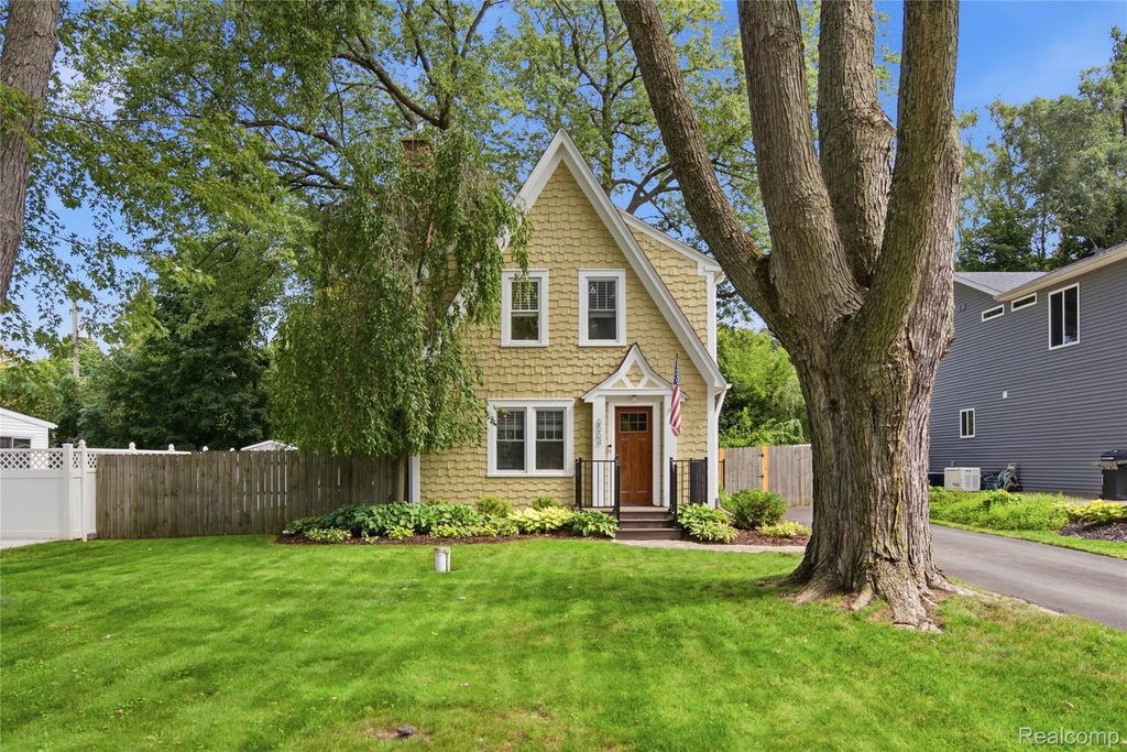 6564 Eastlawn Avenue, Clarkston